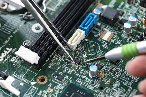 Chuyển phát nhanh linh kiện điện tử từ sân bay Nội Bài đến sân bay Đà Nẵng