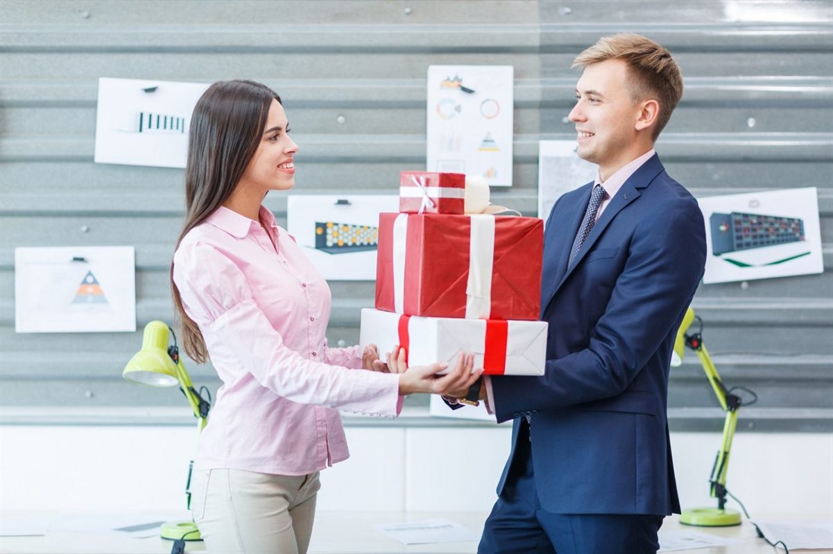 Nhu cầu chuyển phát nhanh quà tặng từ Cần Thơ đi Hà Nội