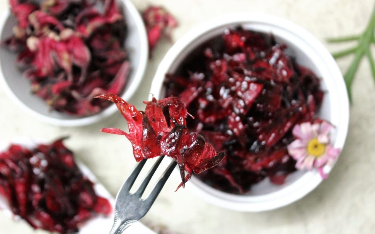 Vận chuyển mứt hoa hồng từ sân bay Liên Khương đi Nội Bài