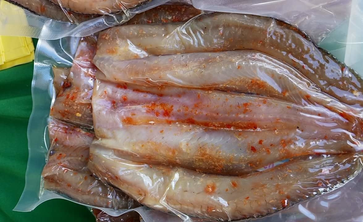 Chuyển phát nhanh cá nục hun khói từ Hải Phòng đi Séc giá rẻ