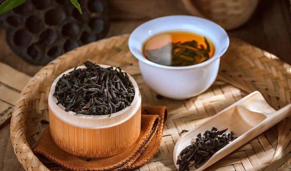 Gửi trà đen từ Sài Gòn đi Hà Nội giá tốt số 1 